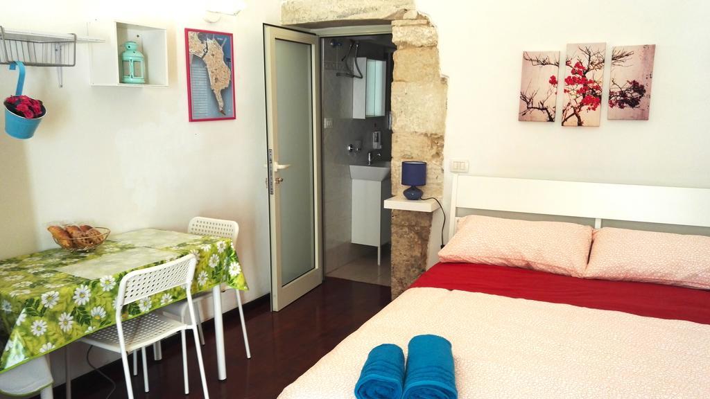 Jasmine Studio By The Sea Syracuse Buitenkant foto